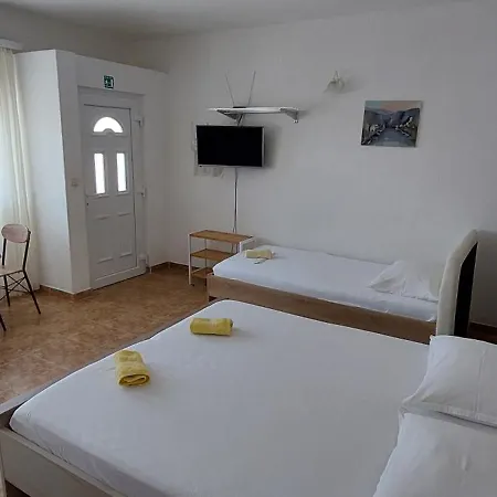 Dana Apartment *